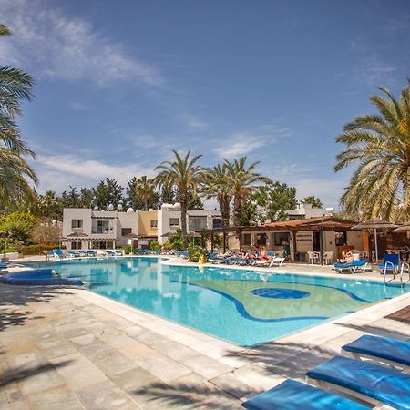 Always Welcome! Near Beach, Cml Swimming Pool Paphos Extérieur photo