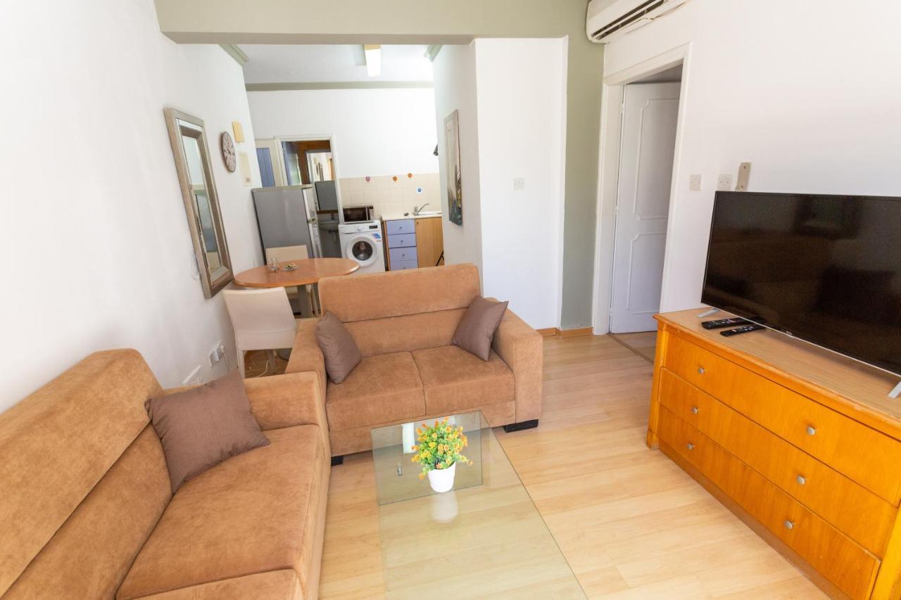 Always Welcome! Near Beach, Cml Swimming Pool Paphos Extérieur photo