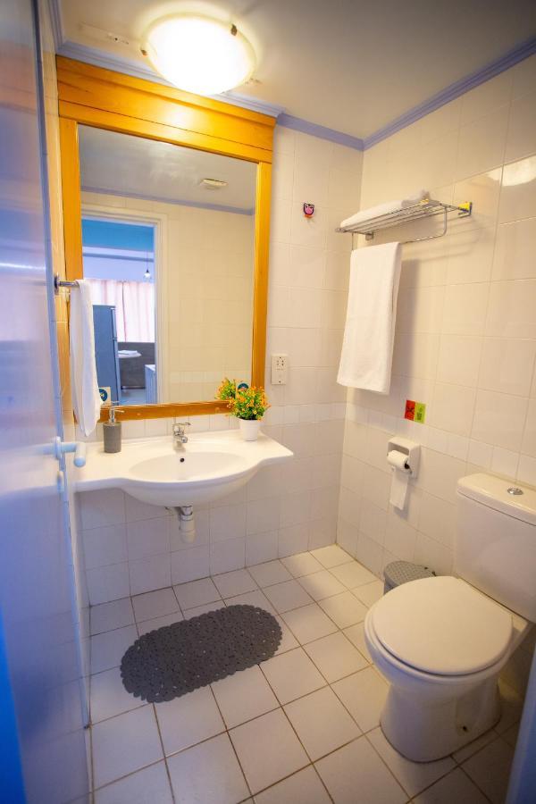 Always Welcome! Near Beach, Cml Swimming Pool Paphos Extérieur photo